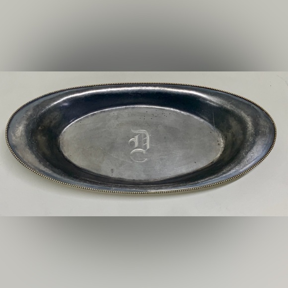 c. 1900 E. G. Webster & Son Gadrooned Rim Silver Plate Oval "D" Engraved Tray - Picture 2 of 12